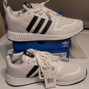 NWT Men's Adidas White and Black Sneakers 10